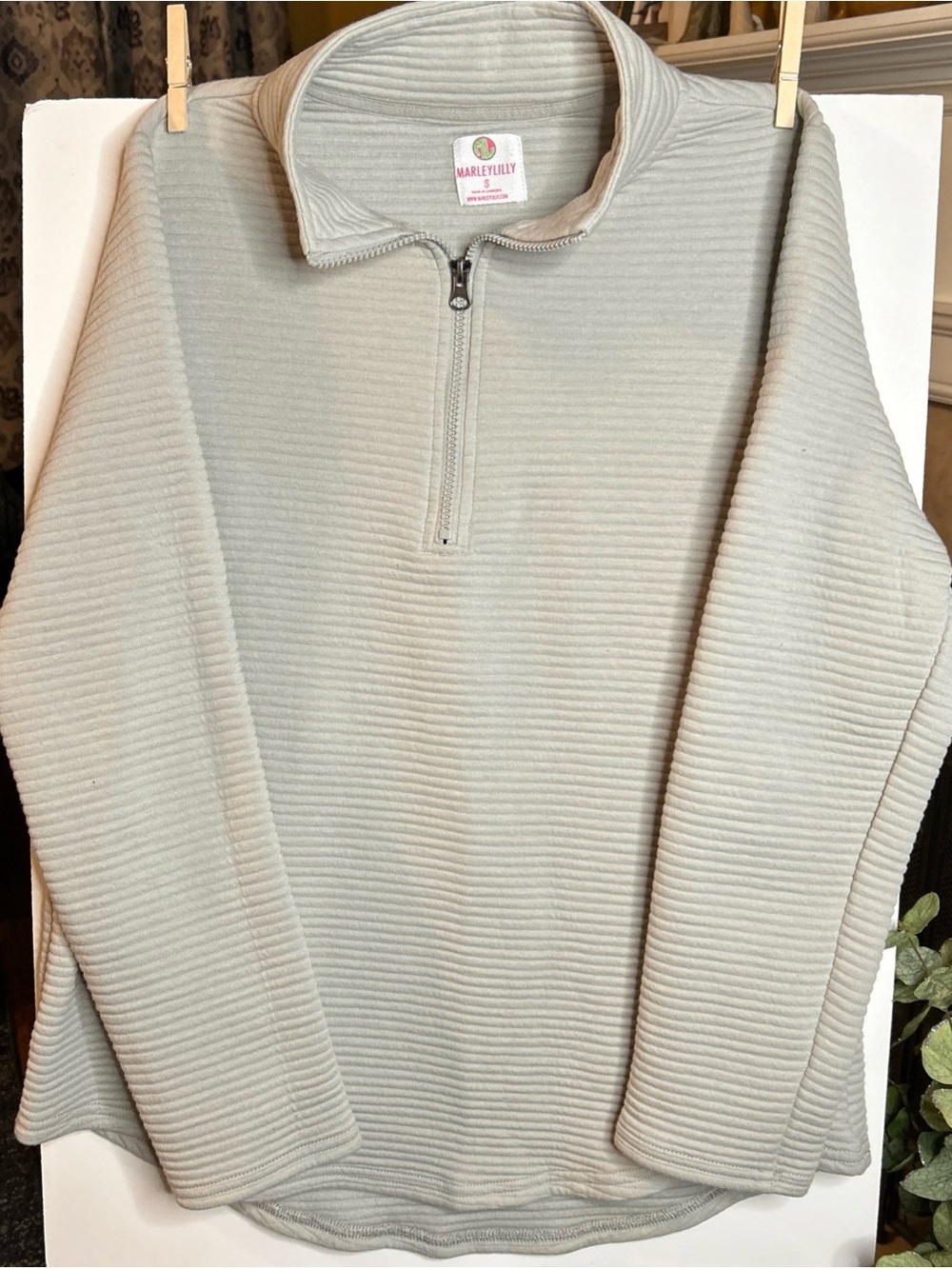 Marley Lilly Women's Light Gray Ribbed Quarter-Zip Pullover Sweater